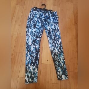 Women Nike Abstract Leggings size Medium